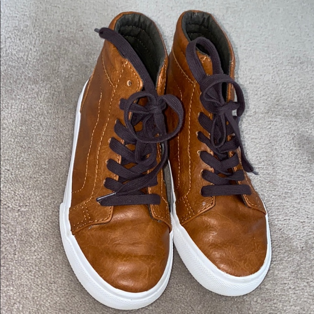 Old Navy Boys - size 2 brown leather hightops